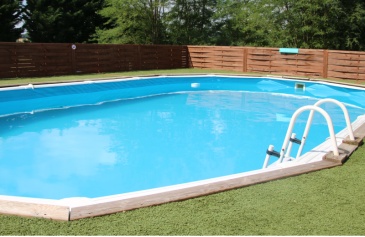 Pool, sun terrace & outdoor dining